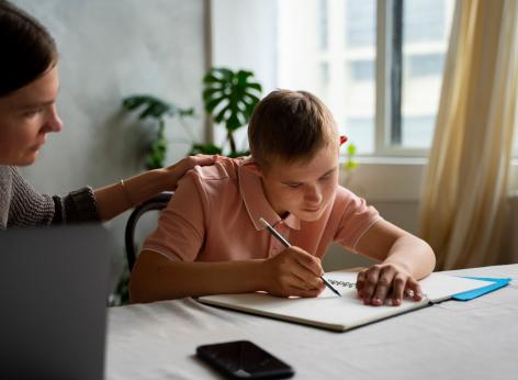 Avviso pubblico per ottenere contributi per l'acquisto di ausili/strumenti tecnologicamente avanzati per persone con  disabilità o disturbi specifici dell'apprendimento (DSA)